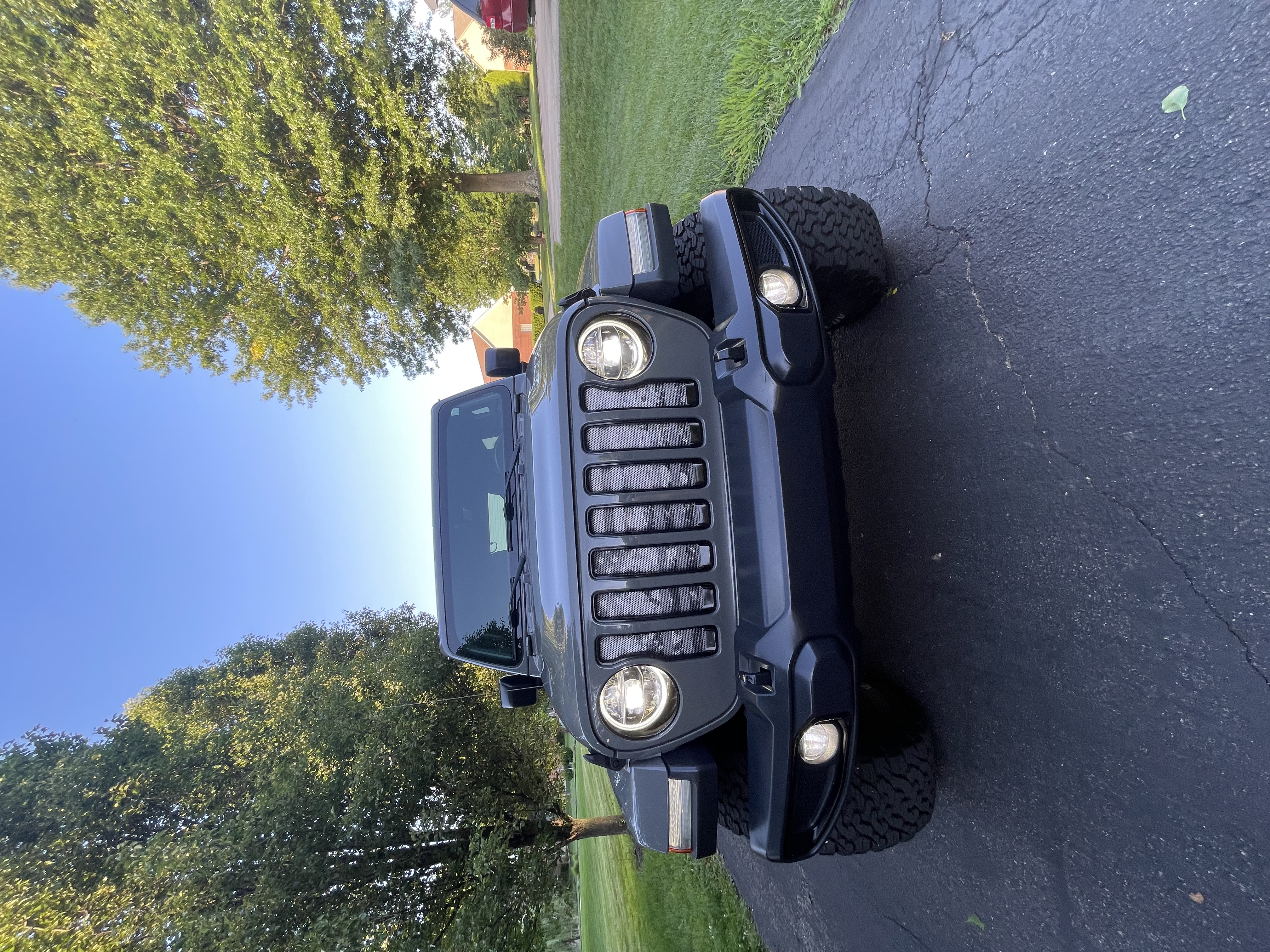 Used 2020 Jeep Wrangler Unlimited Sahara AWD/4WD image 6