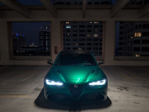 Used 2024 Alfa Romeo Giulia Quadrifoglio image 2