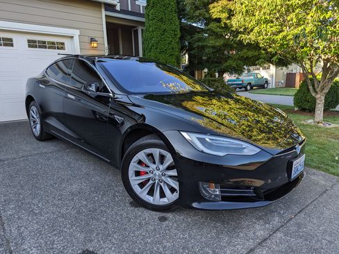 Used 2016 Tesla Model S P90D image 2