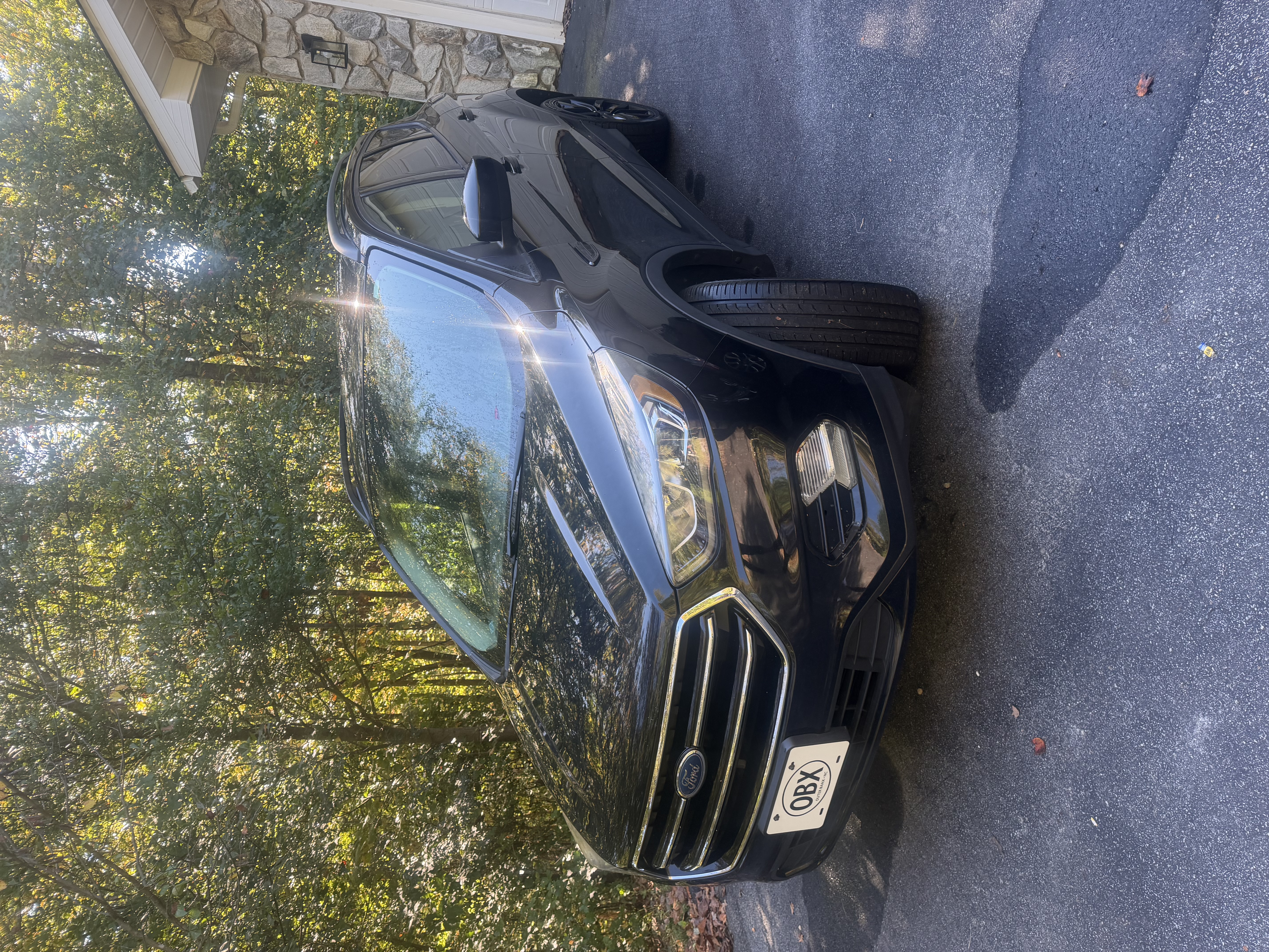 Used 2018 Ford Escape SE w/ SE Sport Appearance Package AWD/4WD image 1