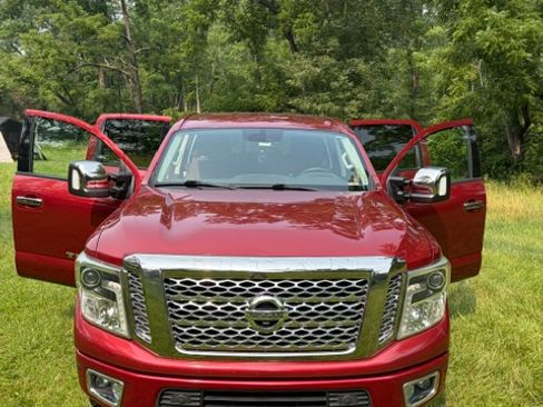 Used 2016 Nissan Titan Platinum Reserve AWD/4WD image 6