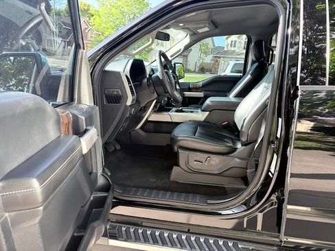 Used 2018 Ford F150 Lariat w/ Equipment Group 502A Luxury AWD/4WD image 13