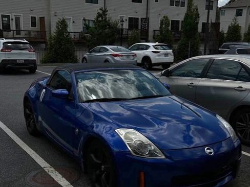 Used 2007 Nissan 350Z Touring RWD image 6