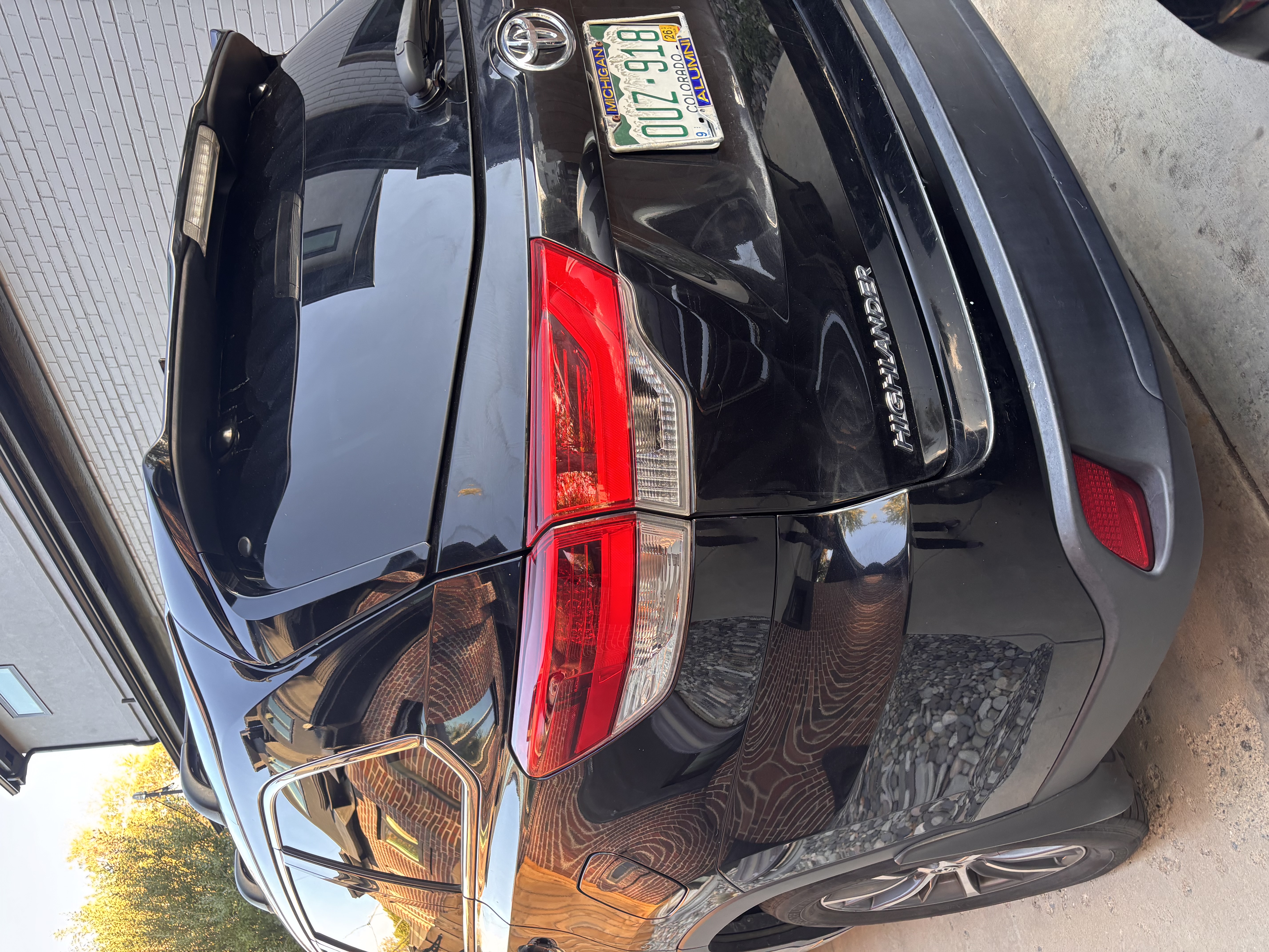 Used 2018 Toyota Highlander XLE AWD/4WD image 14