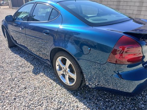 Used 2006 Pontiac Grand Prix GXP w/ Sun And Sound Package image 14