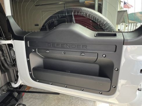 Used 2023 Land Rover Defender 110 AWD/4WD image 13