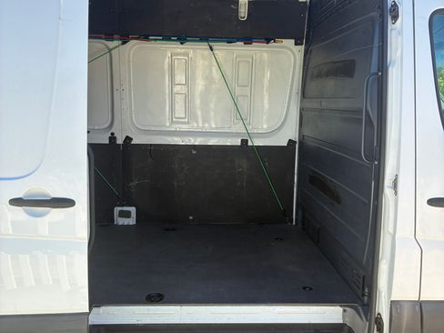 Used 2016 Mercedes-Benz Sprinter 2500 image 14