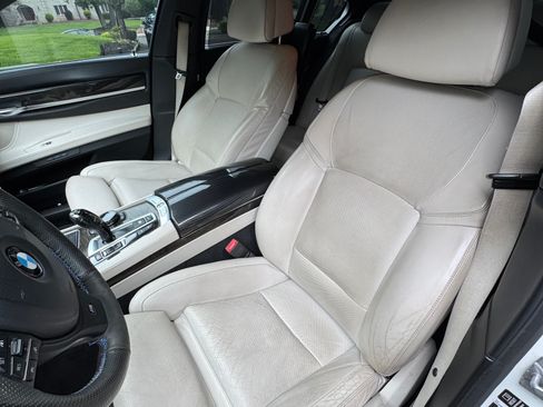 Used 2015 BMW 750i RWD image 19