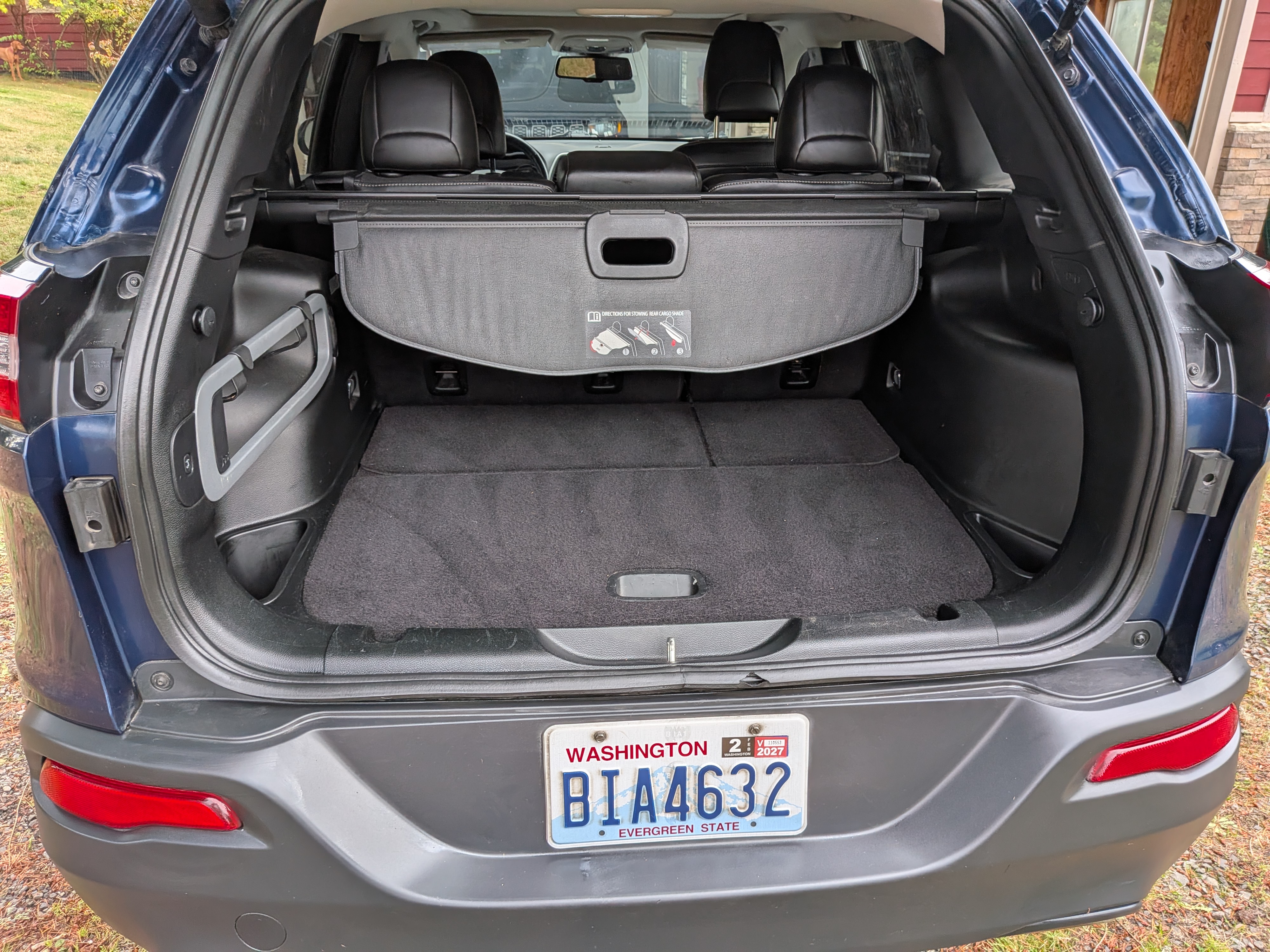 Used 2018 Jeep Cherokee Latitude Plus w/ Comfort/Convenience Group AWD/4WD image 11