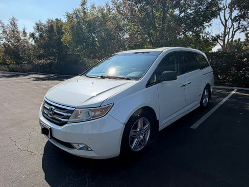 Used 2012 Honda Odyssey Touring Elite image 9