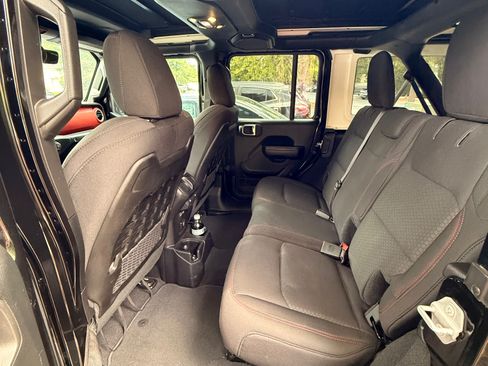 Used 2019 Jeep Wrangler Unlimited Rubicon AWD/4WD image 8