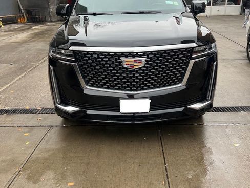 Used 2023 Cadillac Escalade ESV Premium Luxury image 8