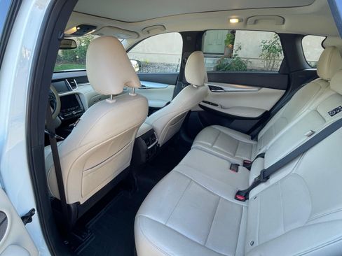 Used 2019 INFINITI QX50 Essential w/ Premium Heat Package FWD image 5