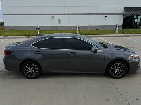 Used 2017 Lexus ES 350 350 Sedan 4D image 17