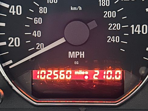 Used 2000 BMW Z3 2.5i RWD image 11