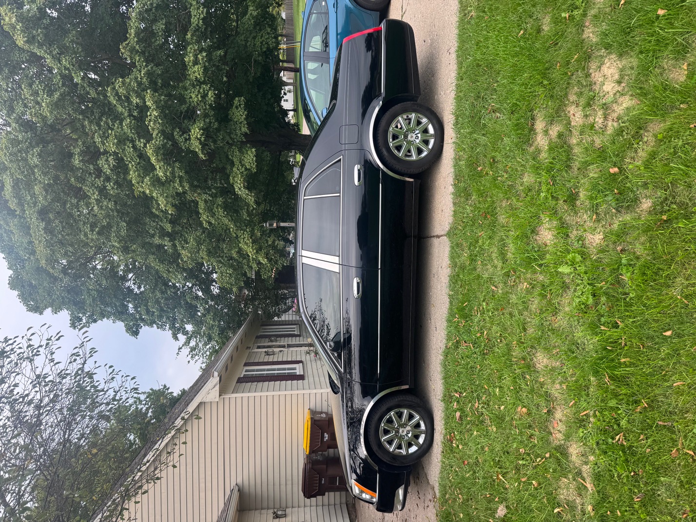 Used 2011 Cadillac DTS Premium w/ Driver Awareness Package FWD image 1