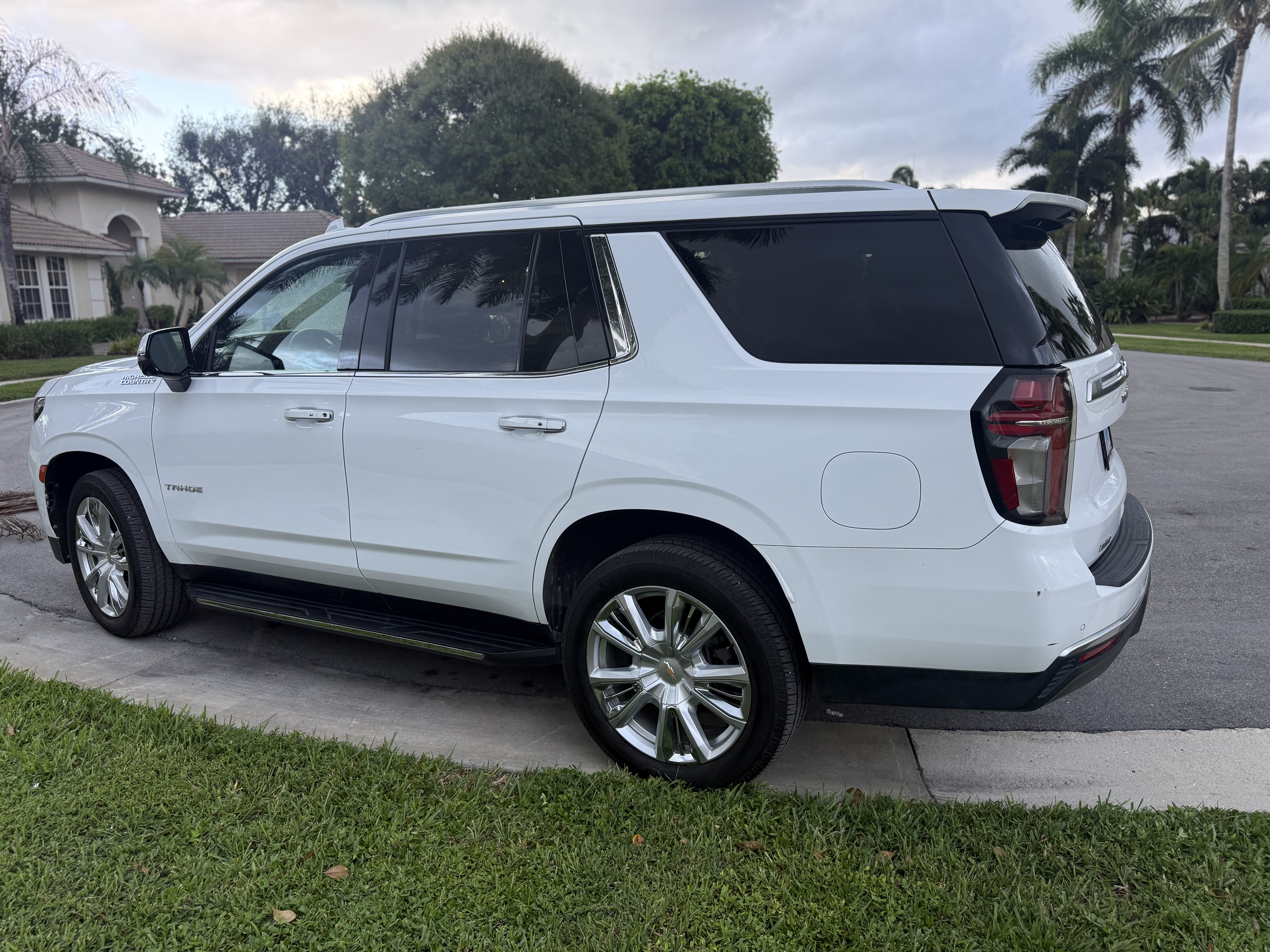 Used 2021 Chevrolet Tahoe High Country AWD/4WD image 6