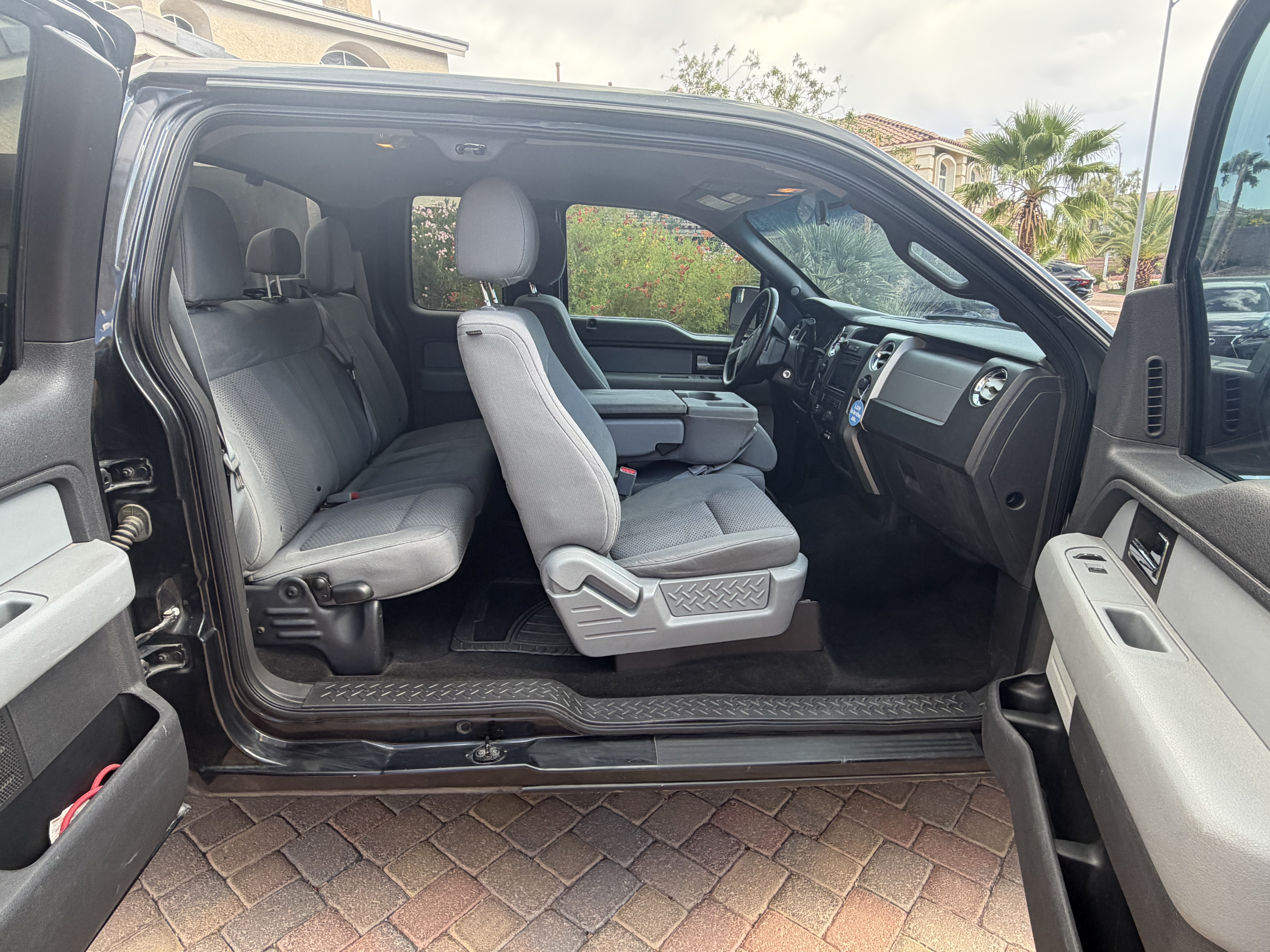 Used 2013 Ford F150 XLT w/ Trailer Tow Pkg AWD/4WD image 4