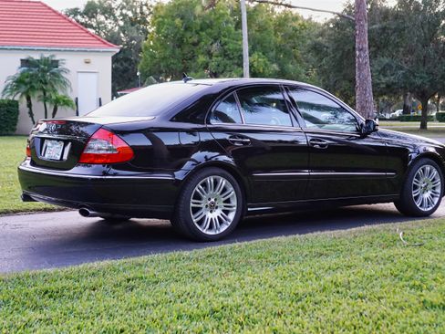 Used 2007 Mercedes-Benz E 550 Sedan image 4