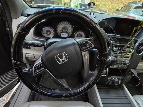 Used 2013 Honda Pilot Touring image 12