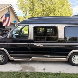 Used 1999 Ford E-150 and Econoline 150 RWD image 4