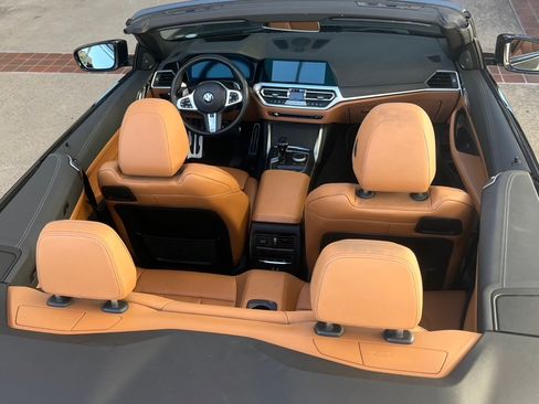 Used 2022 BMW M440i Convertible image 8