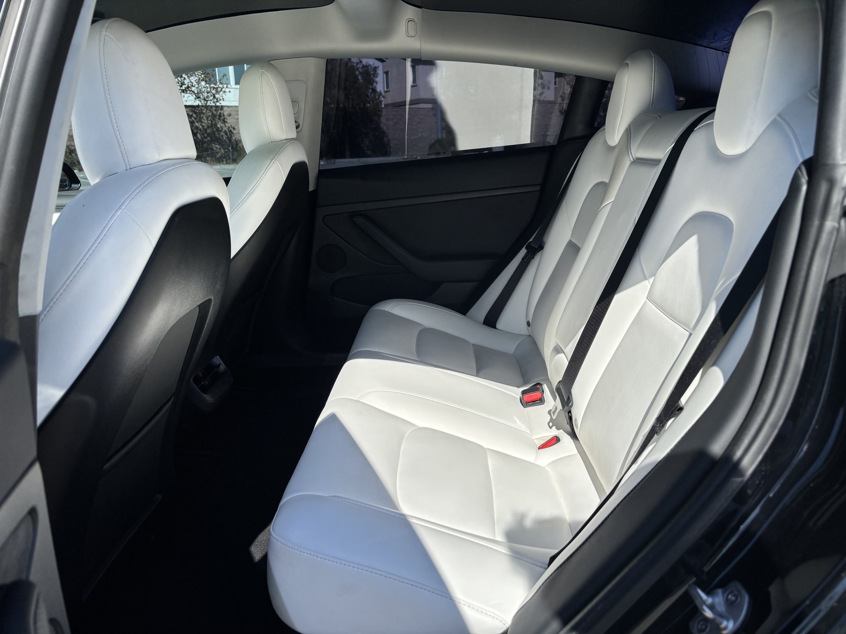 Used 2022 Tesla Model 3 Standard Range RWD image 8