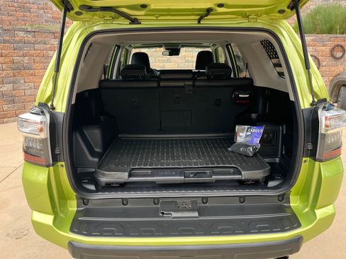 Used 2023 Toyota 4Runner TRD Off-Road Premium w/ Moonroof Package AWD/4WD image 12