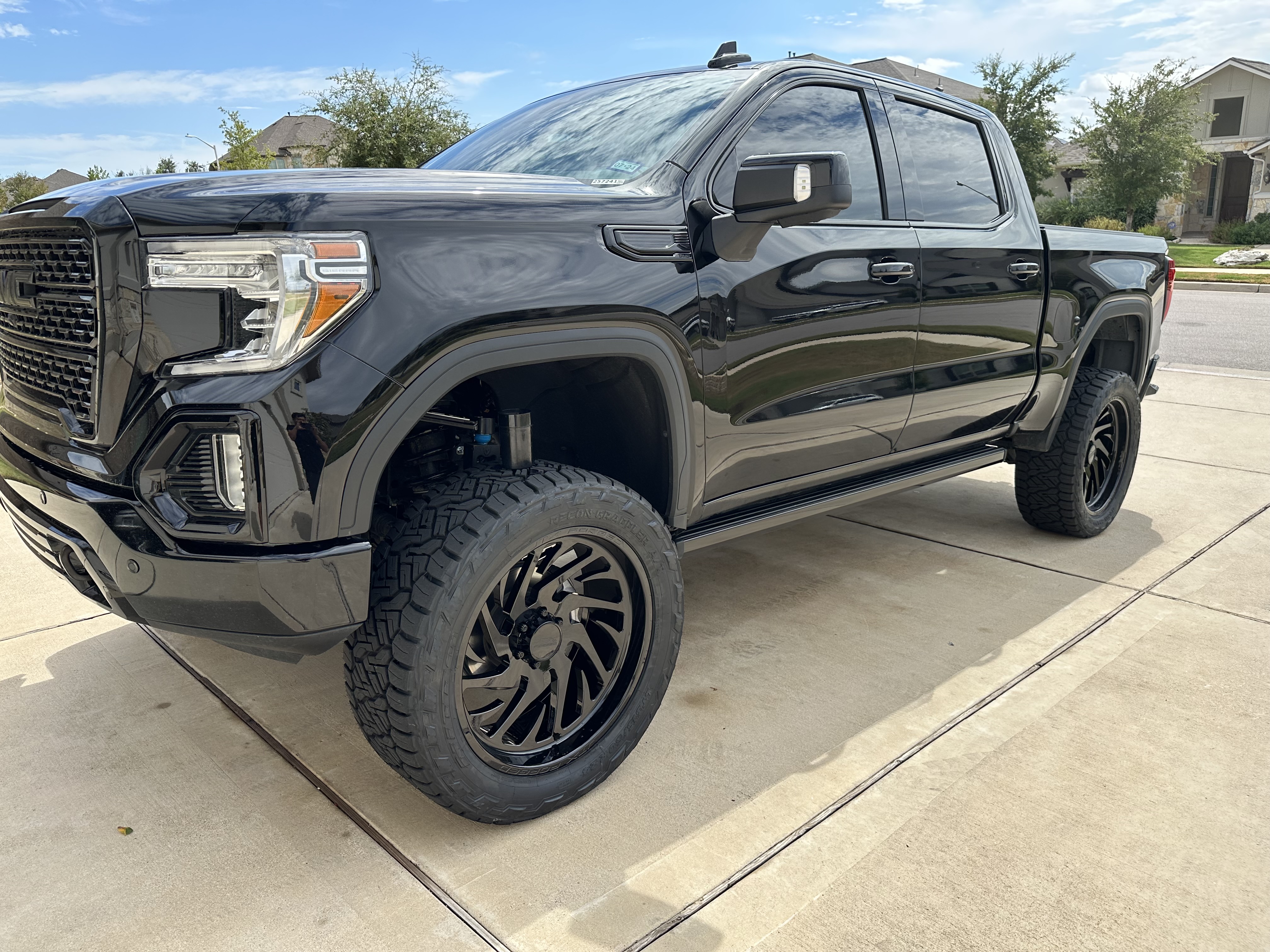 Used 2021 GMC Sierra 1500 Denali w/ Denali Ultimate Package AWD/4WD image 4