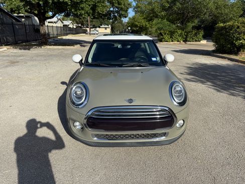 Used 2019 MINI Cooper 2-Door Hardtop w/ Signature Upholstery Package image 6