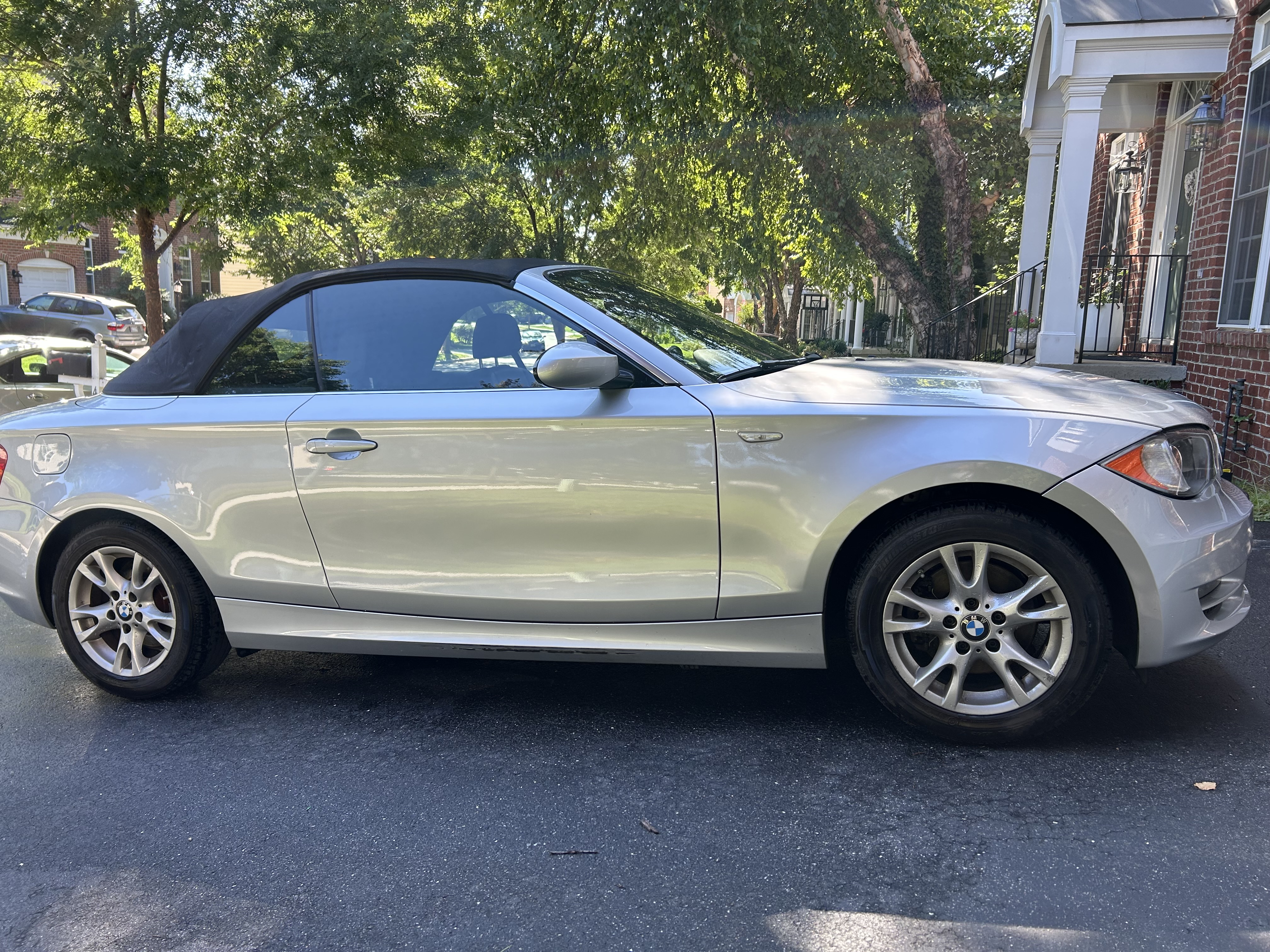 Used 2009 BMW 128i Convertible RWD image 8