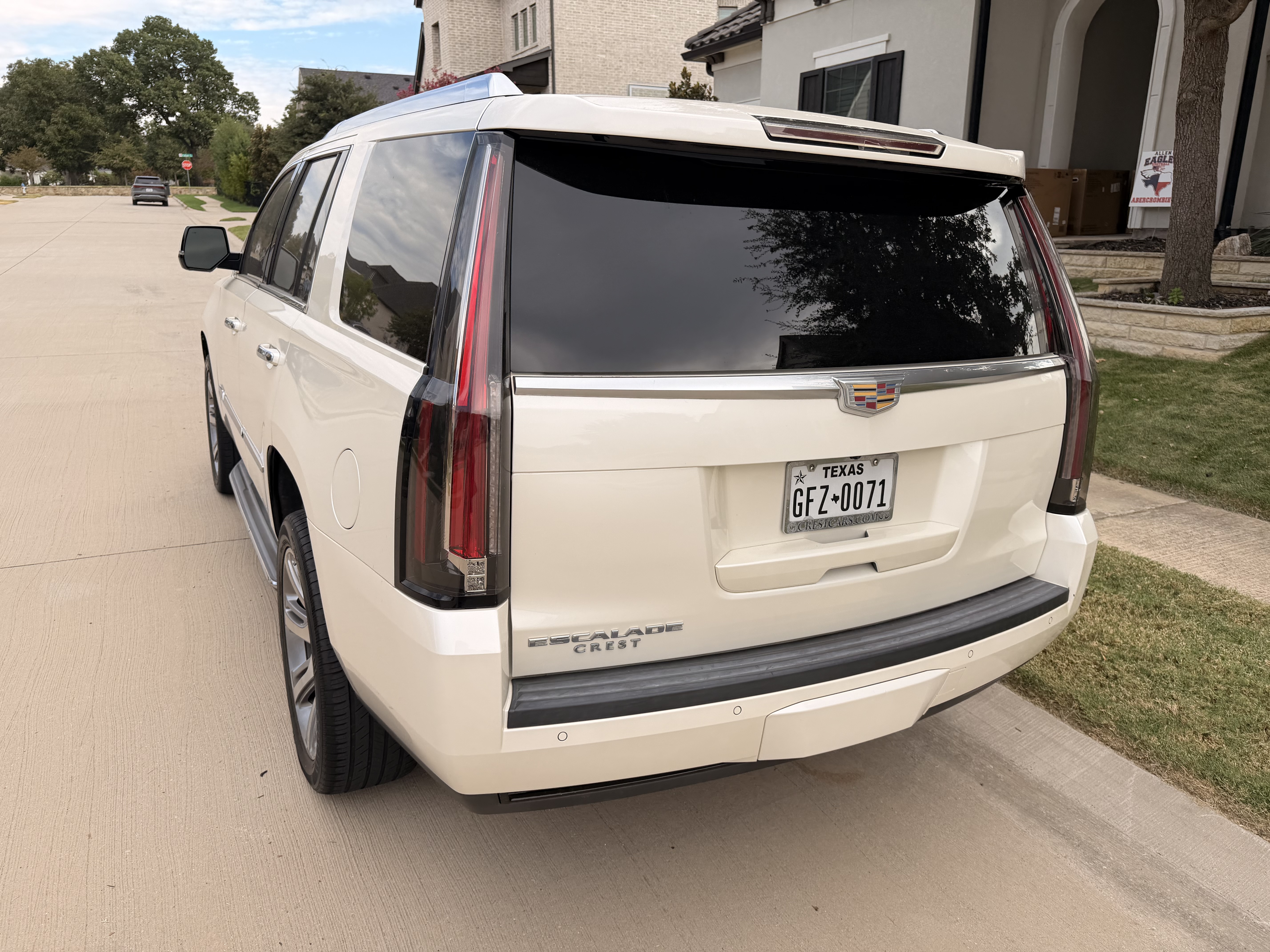 Used 2015 Cadillac Escalade Luxury AWD/4WD image 8