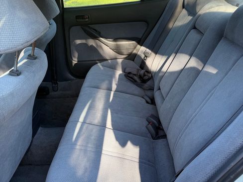 Used 1995 Toyota Camry LE image 8