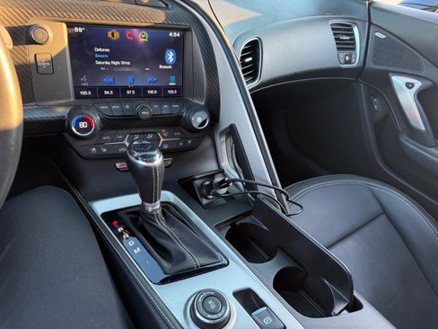 Used 2015 Chevrolet Corvette Z06 w/ 3LZ Preferred Equipment Group image 11