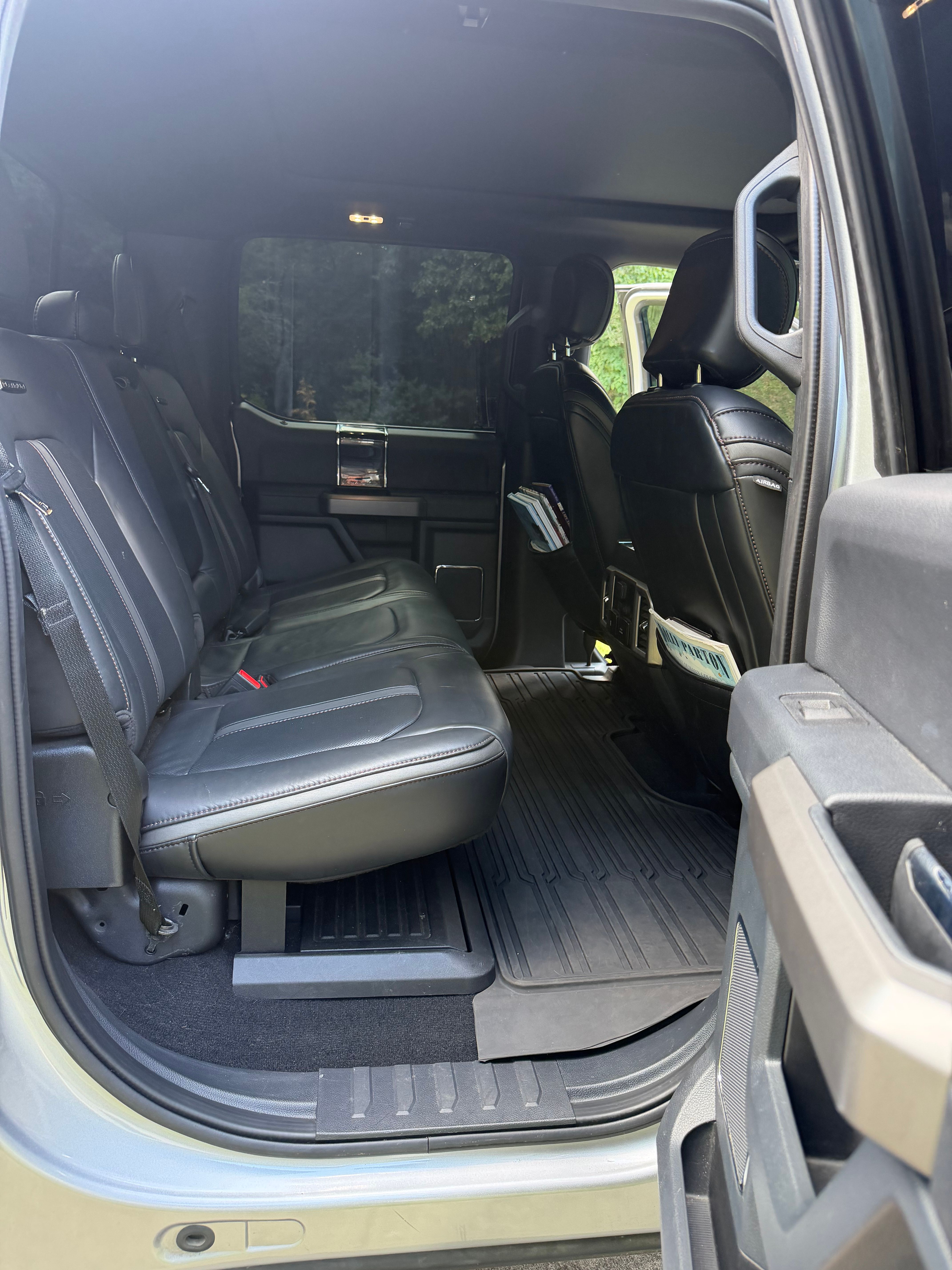 Used 2022 Ford F250 Platinum w/ FX4 Off-Road Package AWD/4WD image 13