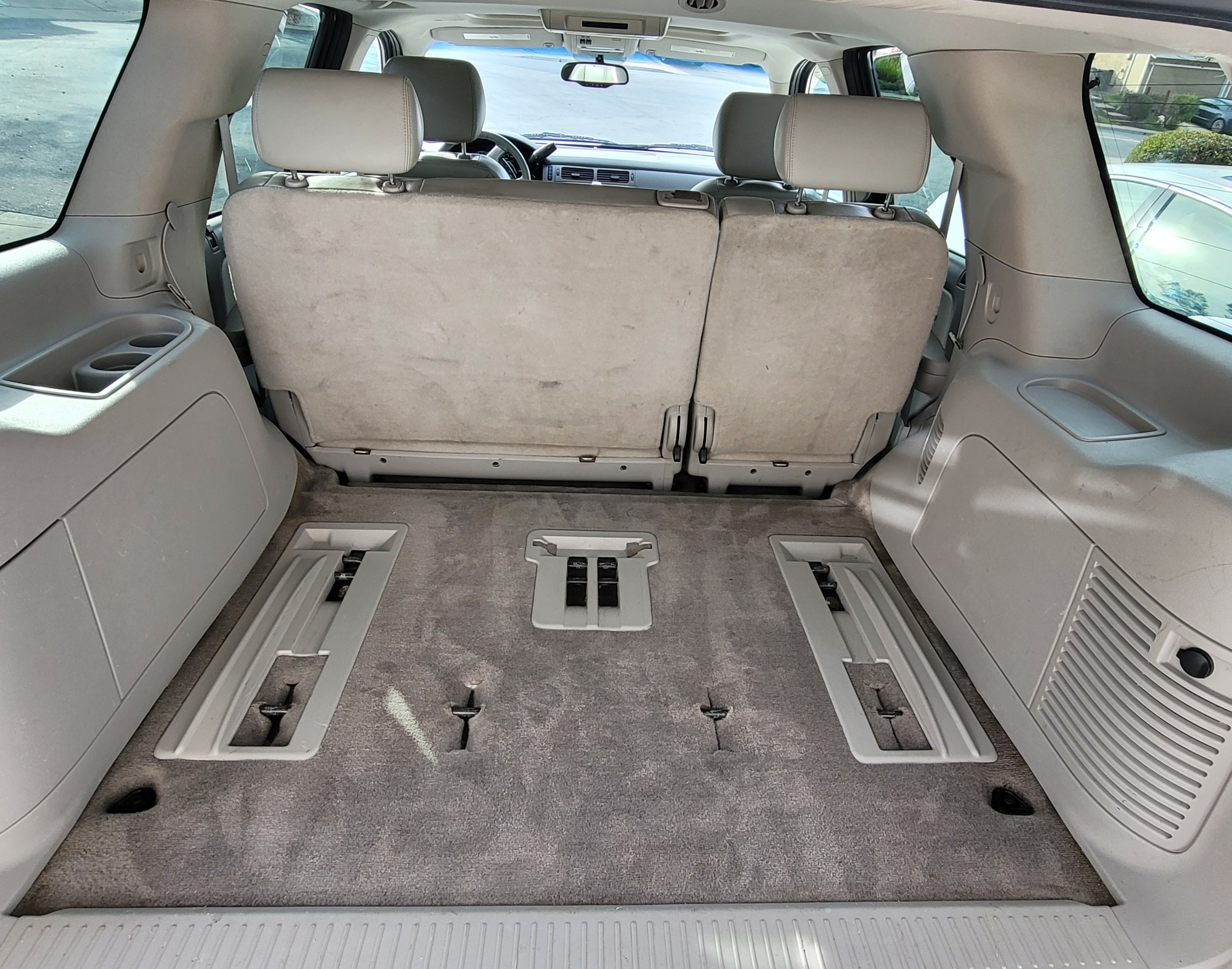 Used 2010 Chevrolet Tahoe LT AWD/4WD image 18