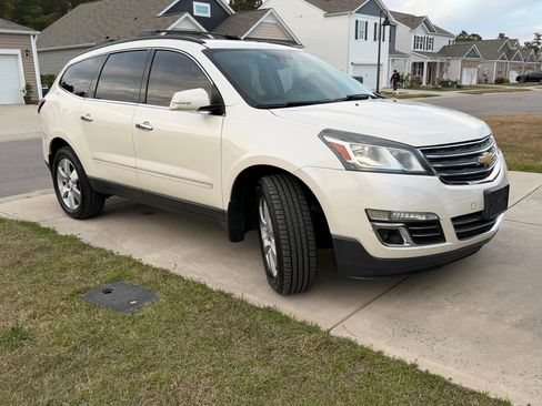 Used 2015 Chevrolet Traverse LTZ image 8