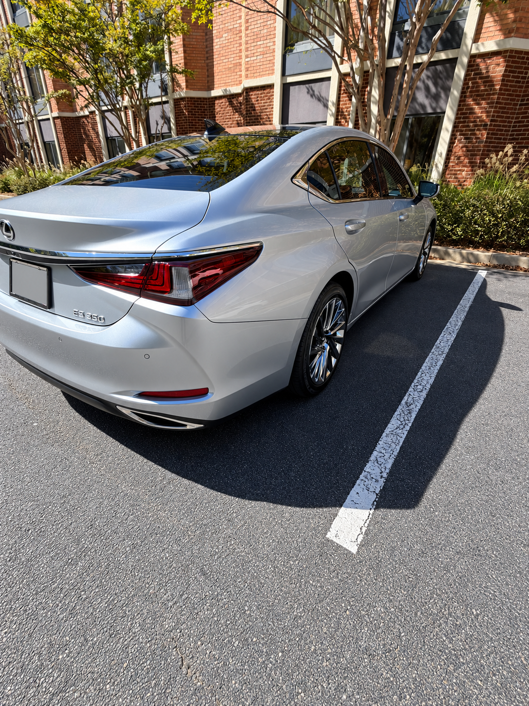 Used 2025 Lexus ES 350 Ultra Luxury FWD image 8