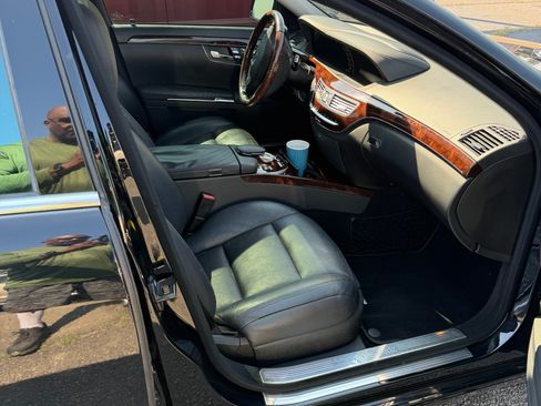 Used 2011 Mercedes-Benz S 550 4MATIC image 7