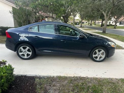 Used 2012 Volvo S60 T5 image 4