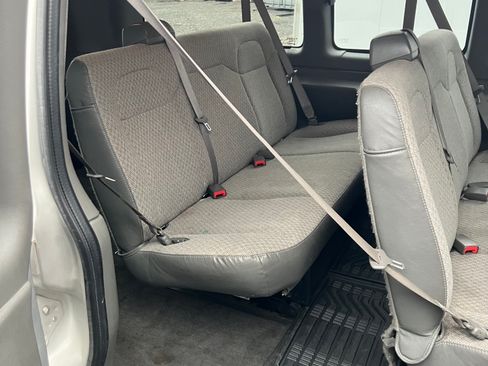 Used 2011 Chevrolet Express 1500 LT w/ LT Preferred Equipment Group image 10