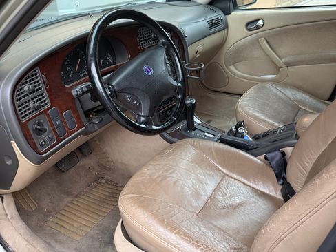 Used 1999 Saab 9-5 2.3T image 4