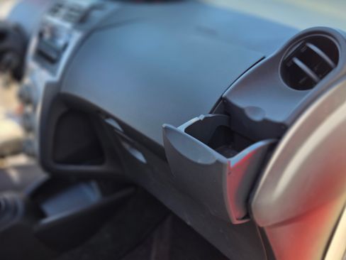 Used 2008 Toyota Yaris 2-Door Hatchback image 10