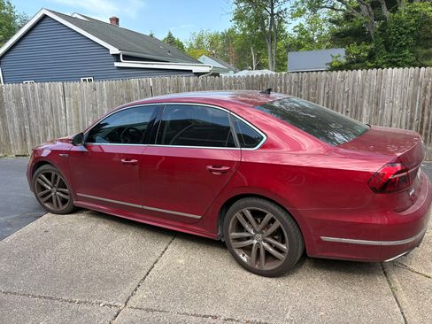 Used 2017 Volkswagen Passat 1.8T R-Line FWD image 2