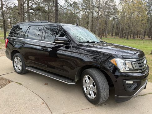 Used 2019 Ford Expedition XLT w/ Equipment Group 202A image 1