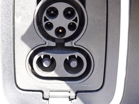 Used 2023 Rivian R1S Adventure image 32