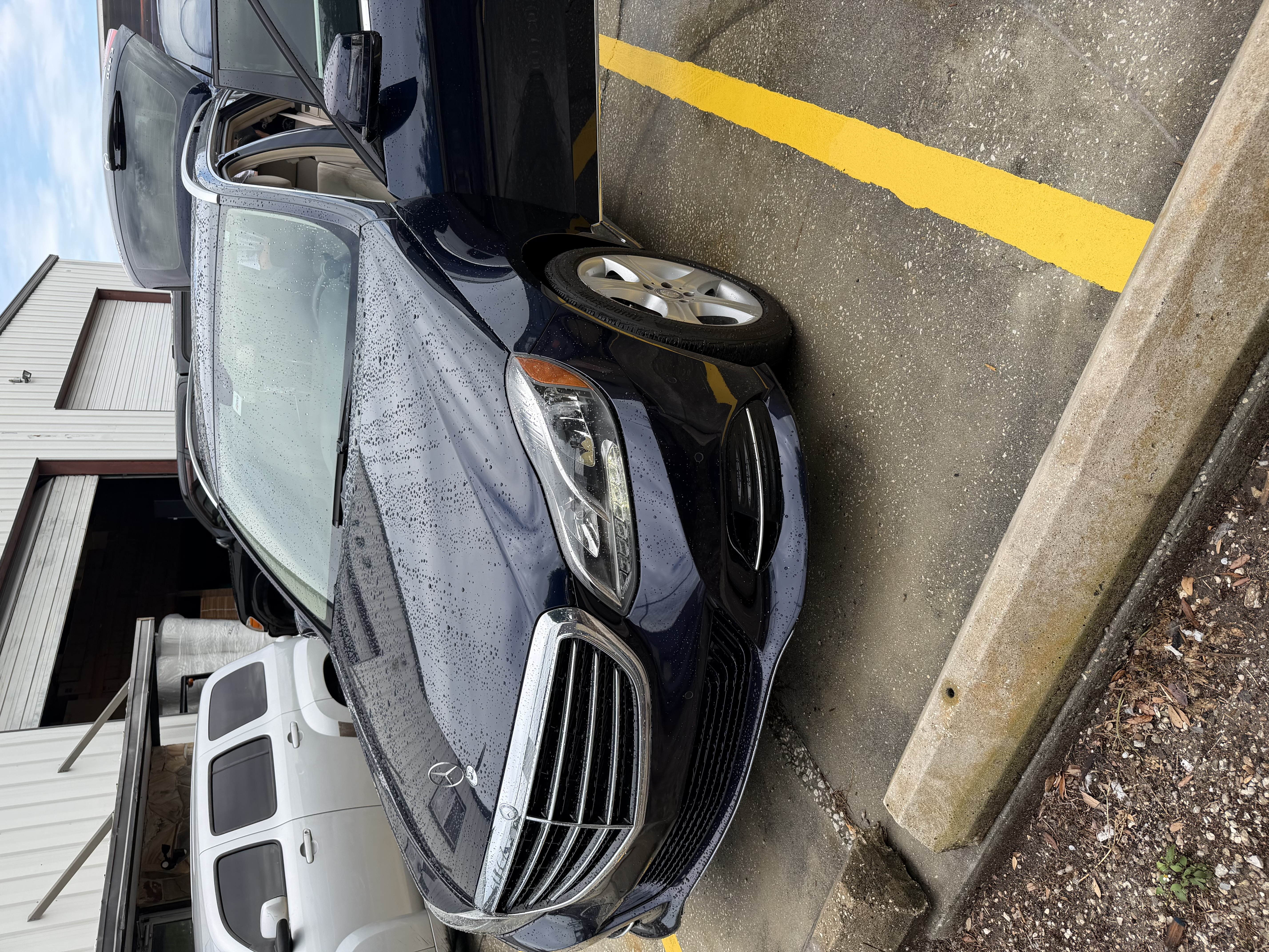 Used 2014 Mercedes-Benz E 350 4MATIC Wagon image 2