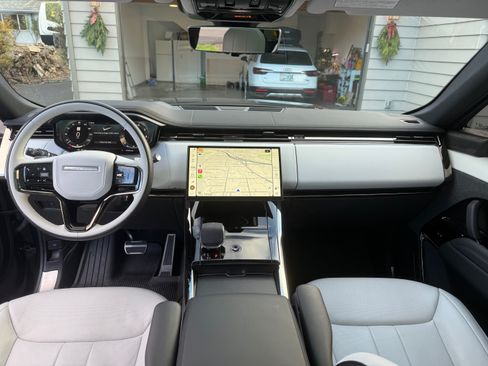 Used 2024 Land Rover Range Rover Sport Dynamic SE image 5