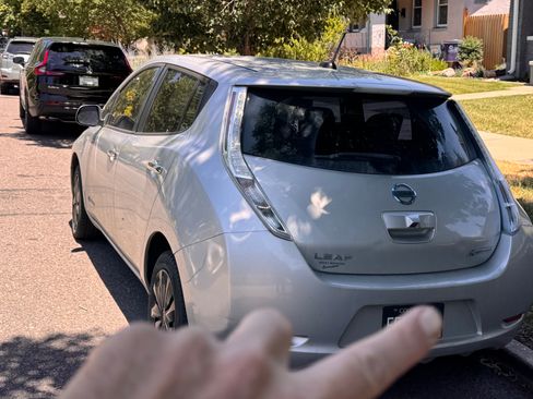 Used 2014 Nissan Leaf S FWD image 5