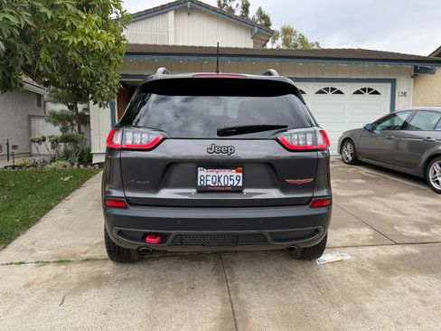 Used 2019 Jeep Cherokee Trailhawk w/ Comfort/Convenience Group image 6